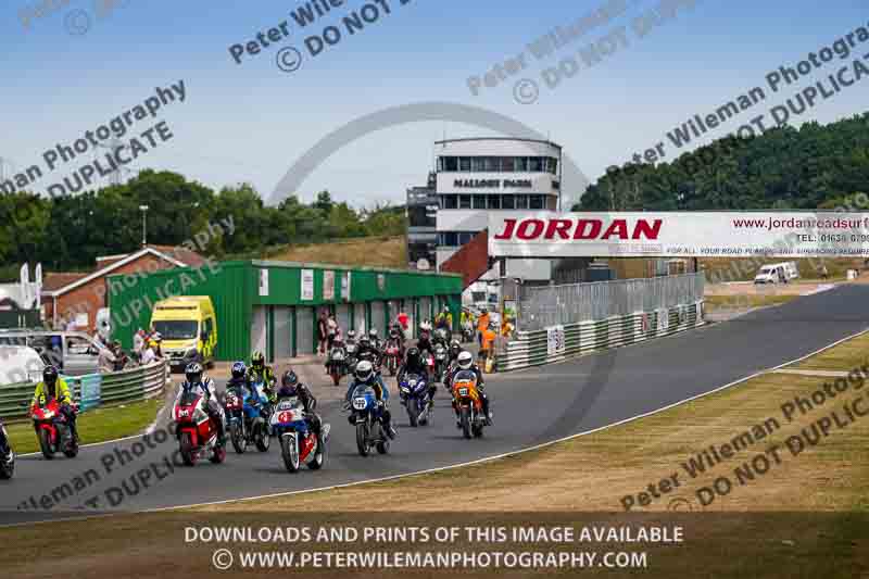 Vintage motorcycle club;eventdigitalimages;mallory park;mallory park trackday photographs;no limits trackdays;peter wileman photography;trackday digital images;trackday photos;vmcc festival 1000 bikes photographs